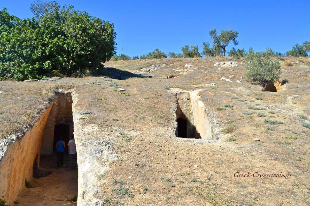 Georgia'S Village House Kondostavlos エクステリア 写真