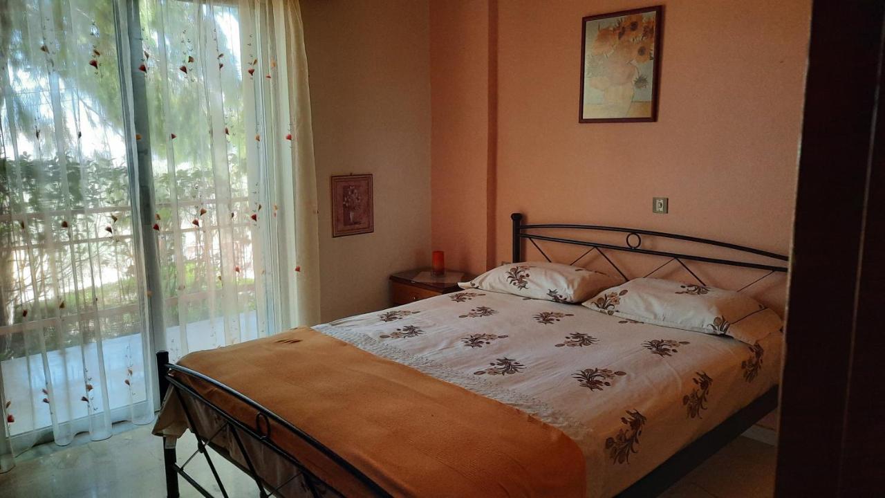 Georgia'S Village House Kondostavlos エクステリア 写真